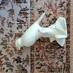 White Porcelain Bird Sculpture Vase